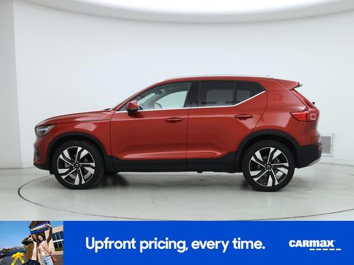 2023 Volvo XC40 B5 Plus Bright Theme