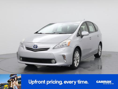 2014 Toyota Prius v Five