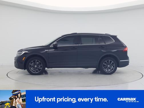 Black 2023 Volkswagen Tiguan SE