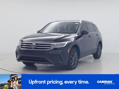 Black 2023 Volkswagen Tiguan SE
