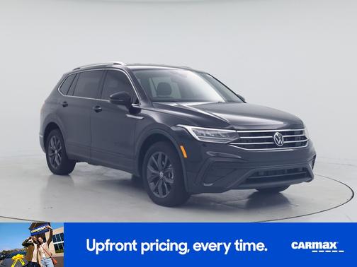 Black 2023 Volkswagen Tiguan SE