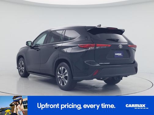Black 2022 Toyota Highlander XLE
