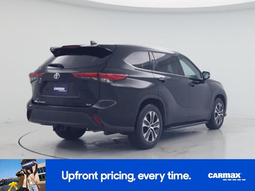 Black 2022 Toyota Highlander XLE