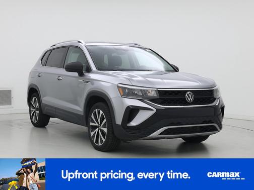 Gray 2024 Volkswagen Taos SE