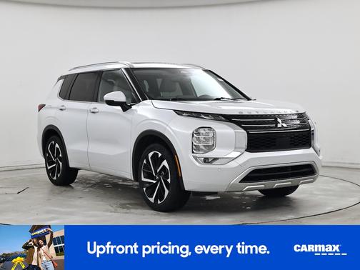 White 2024 Mitsubishi Outlander SEL