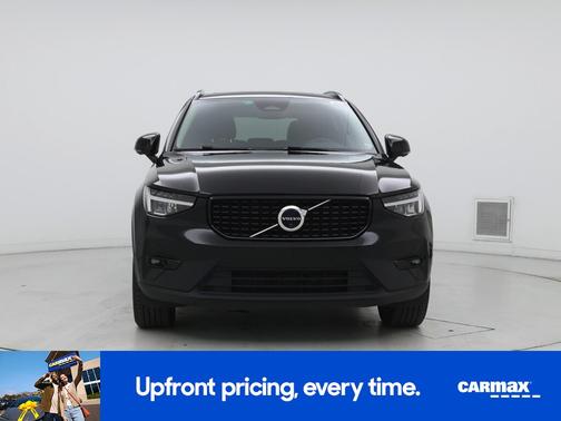 2023 Volvo XC40 B4 Ultimate Dark Theme