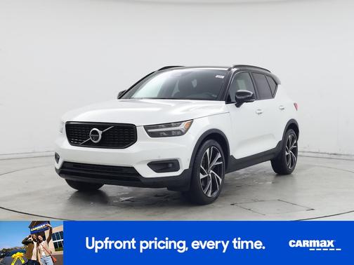 2022 Volvo XC40 T5 R-Design