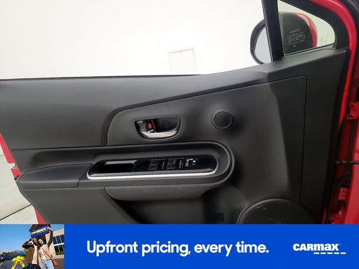 2016 Toyota Prius c Two