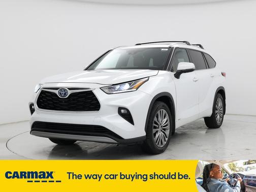 2022 Toyota Highlander Hybrid Platinum