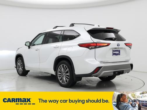 2022 Toyota Highlander Hybrid Platinum