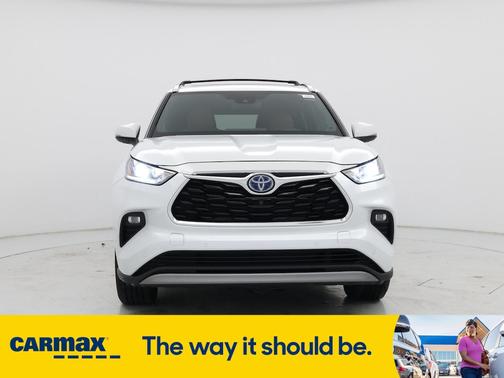 2022 Toyota Highlander Hybrid Platinum