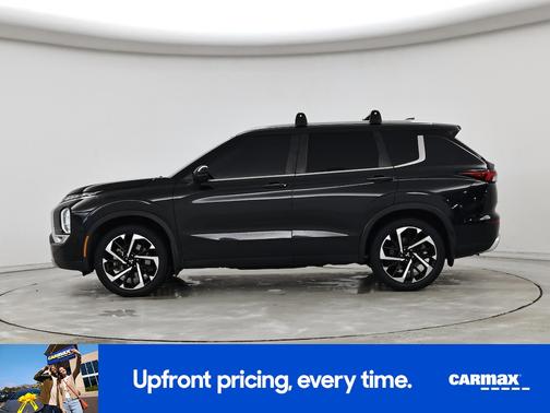Black 2022 Mitsubishi Outlander SE