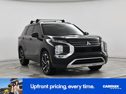 Black 2022 Mitsubishi Outlander SE