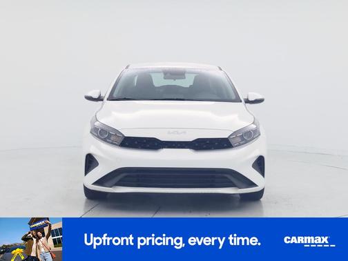 White 2024 Kia Forte LXS