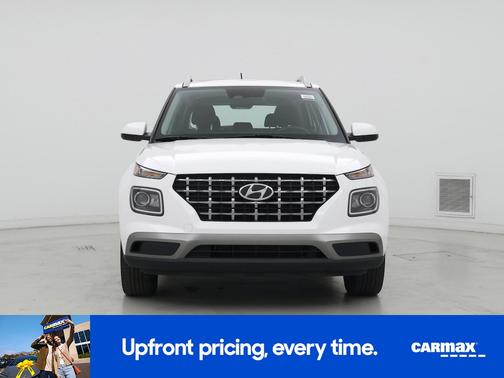 White 2023 Hyundai VENUE SEL