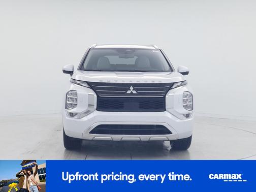White 2023 Mitsubishi Outlander SEL