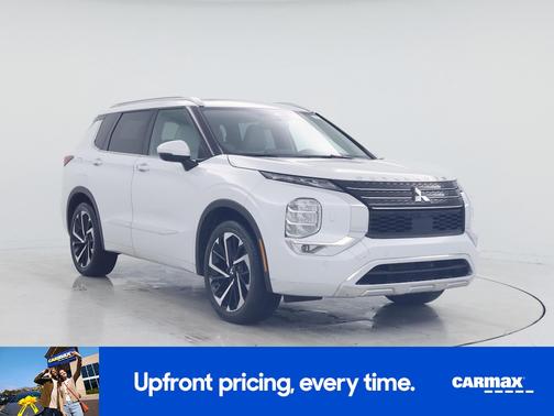 White 2023 Mitsubishi Outlander SEL