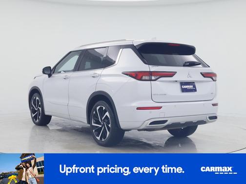 White 2023 Mitsubishi Outlander SEL