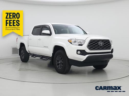 White 2023 Toyota Tacoma SR5