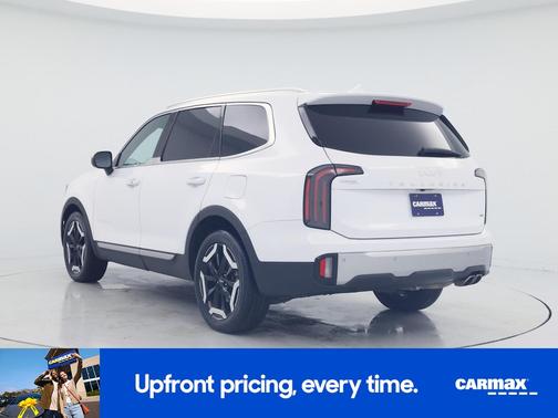 White 2023 Kia Telluride EX