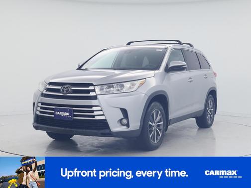 Gray 2019 Toyota Highlander XLE