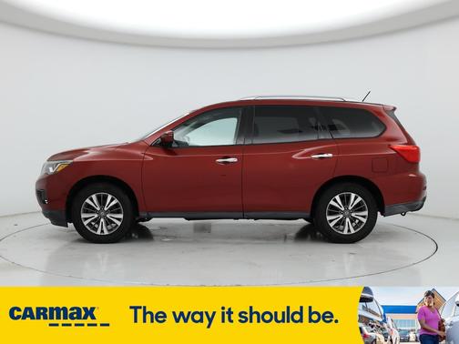 2017 Nissan Pathfinder SV