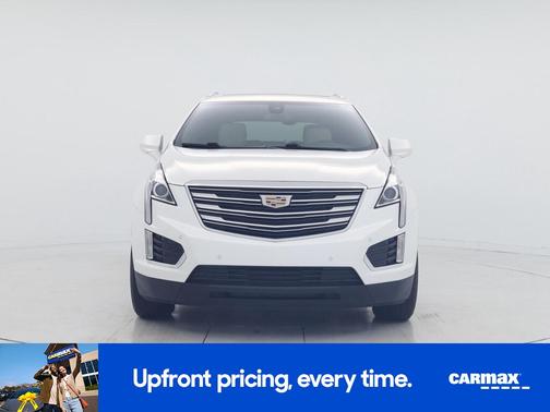 White 2019 Cadillac XT5 Luxury