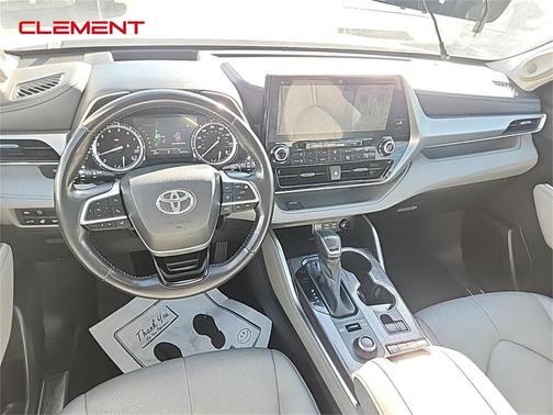 2022 Toyota Highlander Platinum