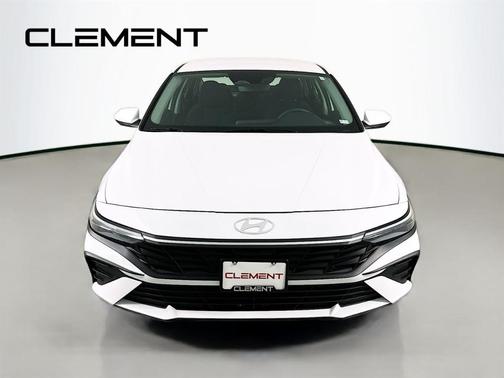 White 2024 Hyundai ELANTRA SEL