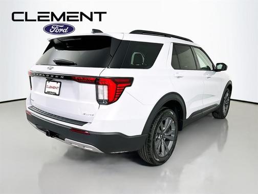 Space White Metallic 2026 Ford Explorer Active