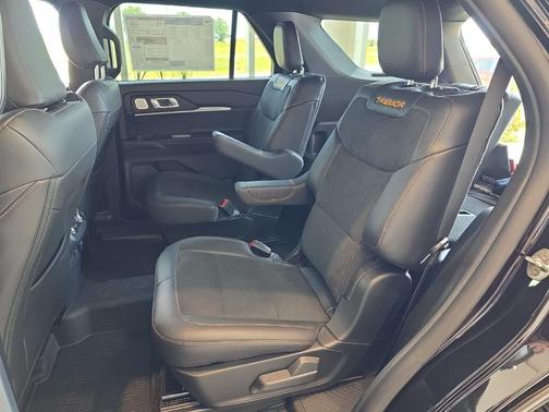 Agate Black Metallic 2026 Ford Explorer Tremor