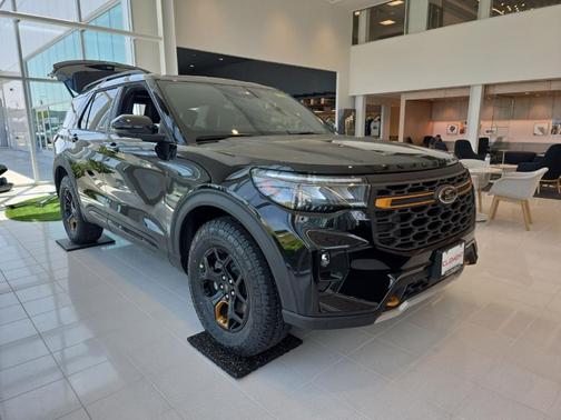 Agate Black Metallic 2026 Ford Explorer Tremor