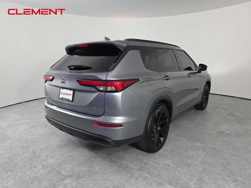 2023 Mitsubishi Outlander SE Special Edition