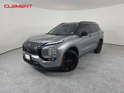 2023 Mitsubishi Outlander SE