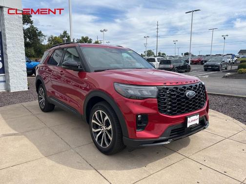 2025 Ford Explorer ST-Line
