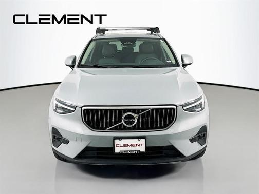 2024 Volvo XC40 B5 Plus Bright Theme
