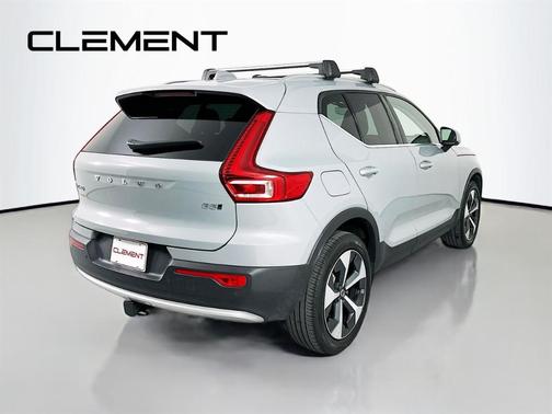 2024 Volvo XC40 B5 Plus Bright Theme