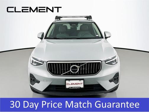 2024 Volvo XC40 B5 Plus Bright Theme