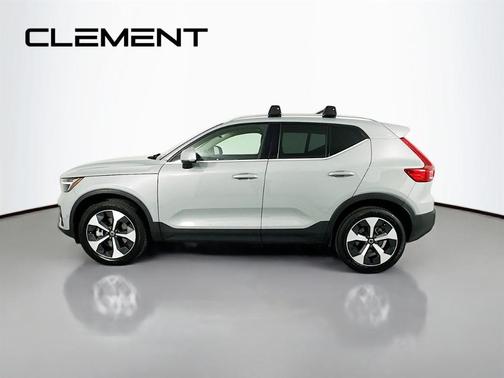 2024 Volvo XC40 B5 Plus Bright Theme