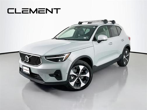 2024 Volvo XC40 B5 Plus Bright Theme