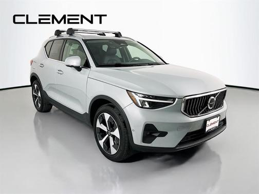 2024 Volvo XC40 B5 Plus Bright Theme