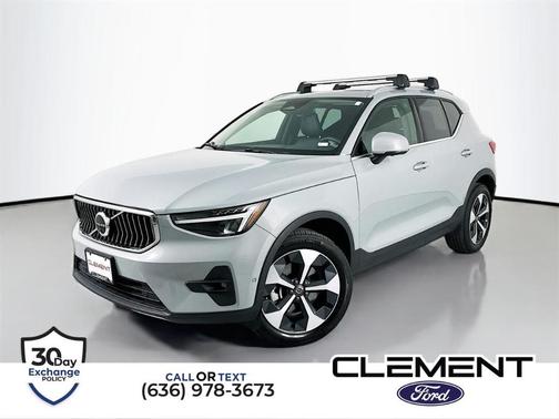 2024 Volvo XC40 B5 Plus Bright Theme