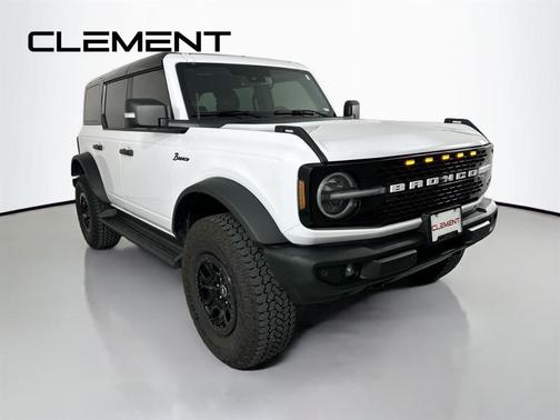 Oxford White 2025 Ford Bronco Outer Banks