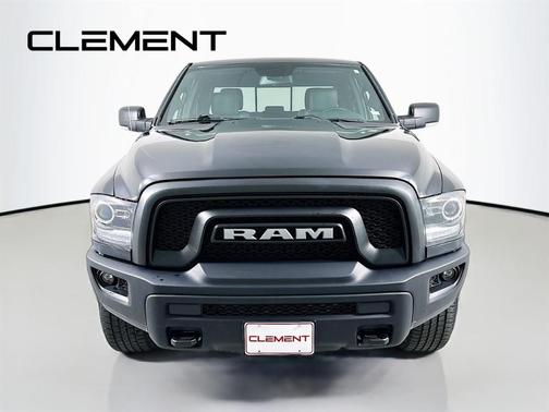 Brilliant Black Crystal Pearlcoat 2018 RAM 1500 Rebel