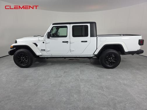 2022 Jeep Gladiator Sport