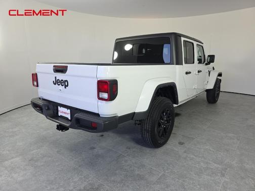 2022 Jeep Gladiator Sport