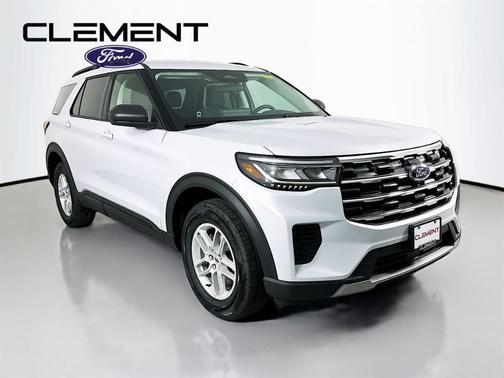 Space White Metallic 2026 Ford Explorer Active