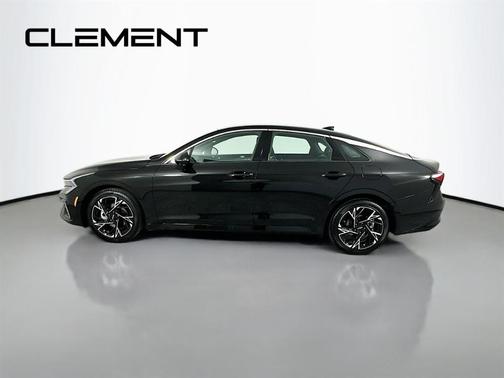 Aurora Black Pearl 2025 Kia K5 GT-Line