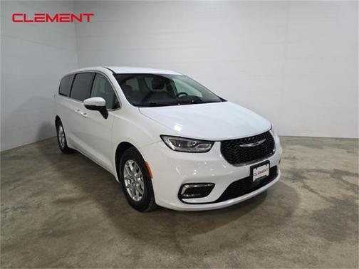 2023 Chrysler Pacifica Touring-L