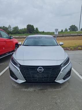 Brilliant Silver Metallic 2023 Nissan Altima 2.5 SV
